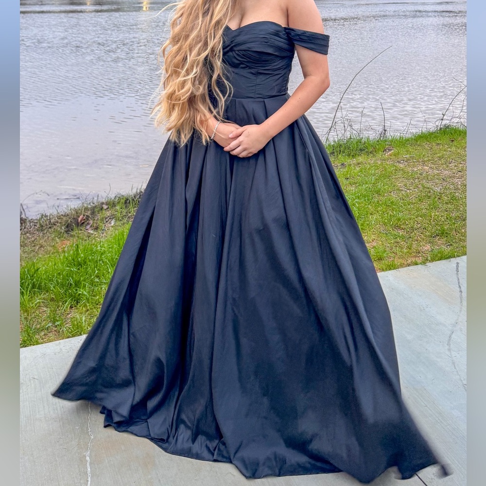 Elegant Off-Shoulder Black Ball Gown Dress